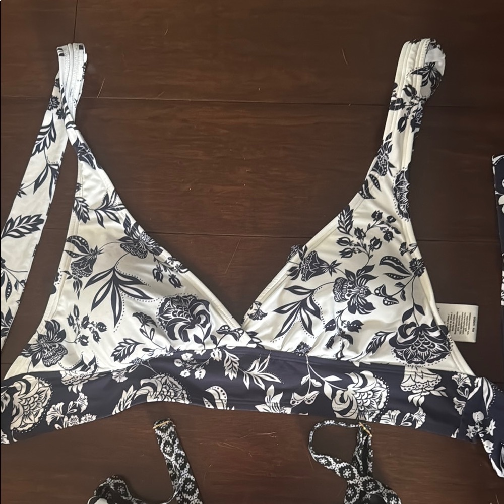 Bikini Tops - Picture 2 of 5